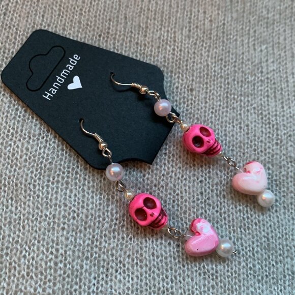 💖 Handmade Pink Skull & Heart & Pearls Bracelet and Earrings Set - Picture 5 of 11